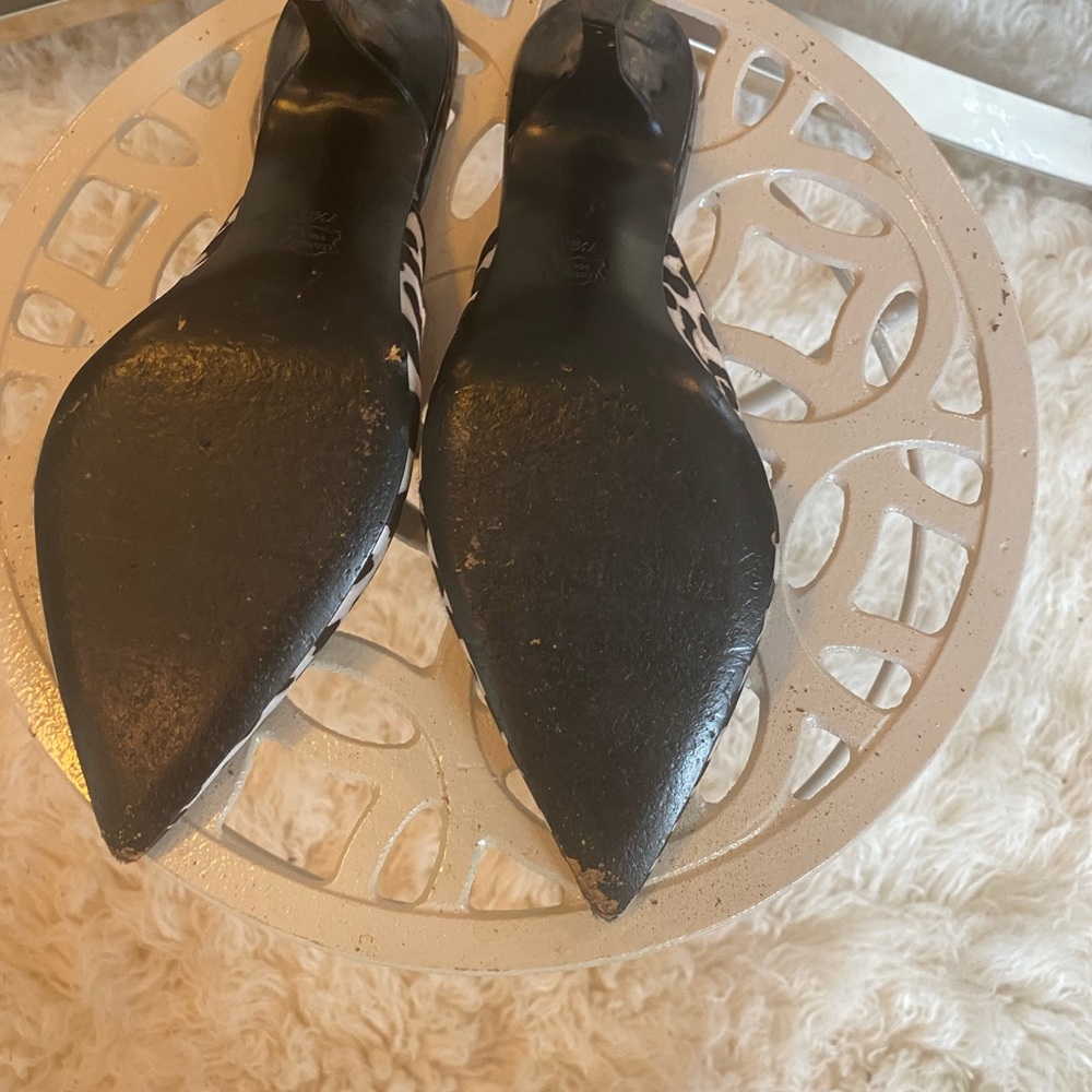 Pointy Toe High Heel Animal Print Mule. - Picture 4 of 5